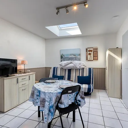 Au Pied De L'ile D'oleron アパート