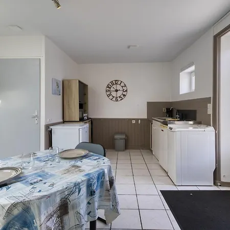 Au Pied De L'ile D'oleron Apartment *